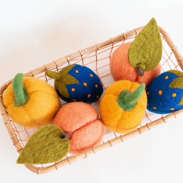 MODERNBEAST DOGGY PEACH Wool Dog Toy