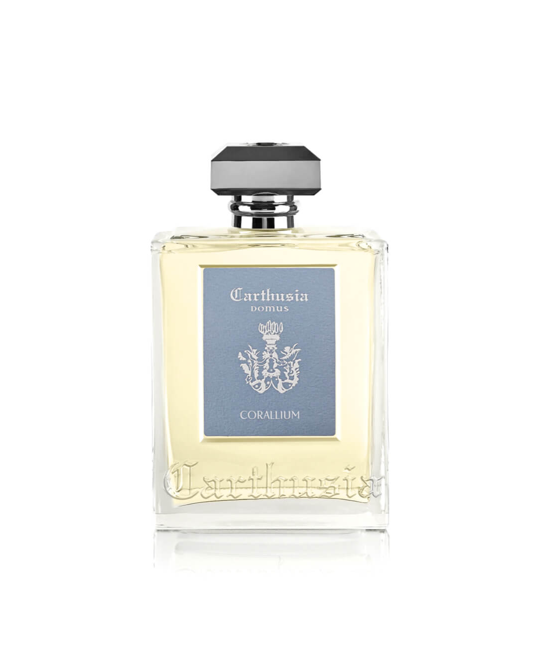 The Carthusia Corallium Reed Diffuser (230ml) by Carthusia I Profumi di Capri features pale yellow liquid in a clear glass bottle with a silver and black cap—a woody aromatic home fragrance for any space.