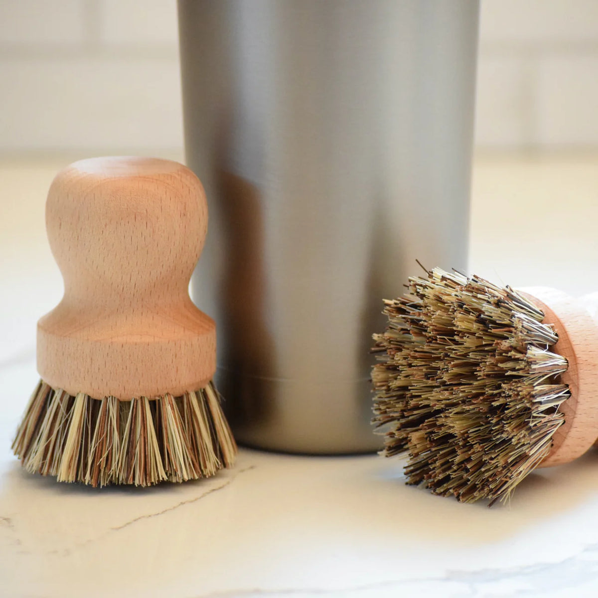Earth & Nest Pot and Pan Brush Beechwood and Union fiber