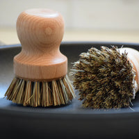 Earth & Nest Pot and Pan Brush Beechwood and Union fiber