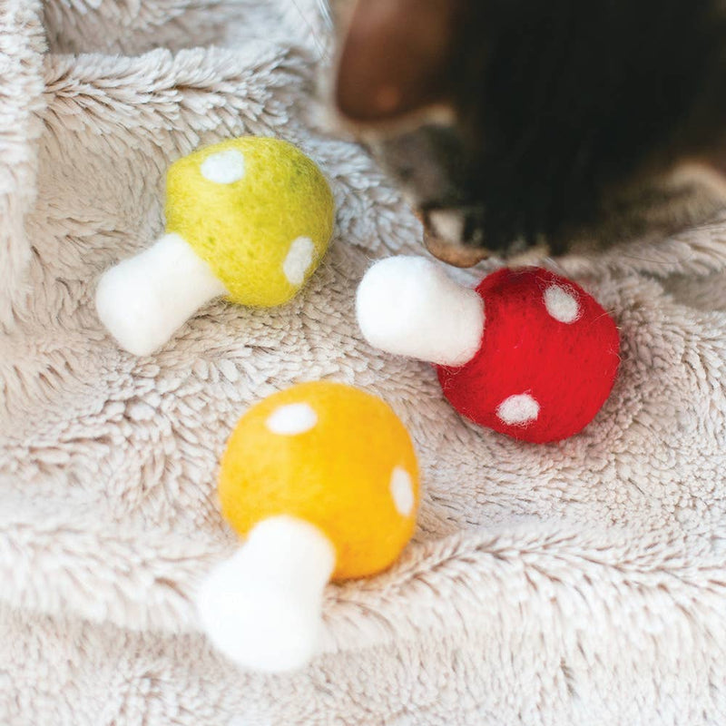 MODERNBEAST  KITTY SHROOMS Wool Cat Toy Set