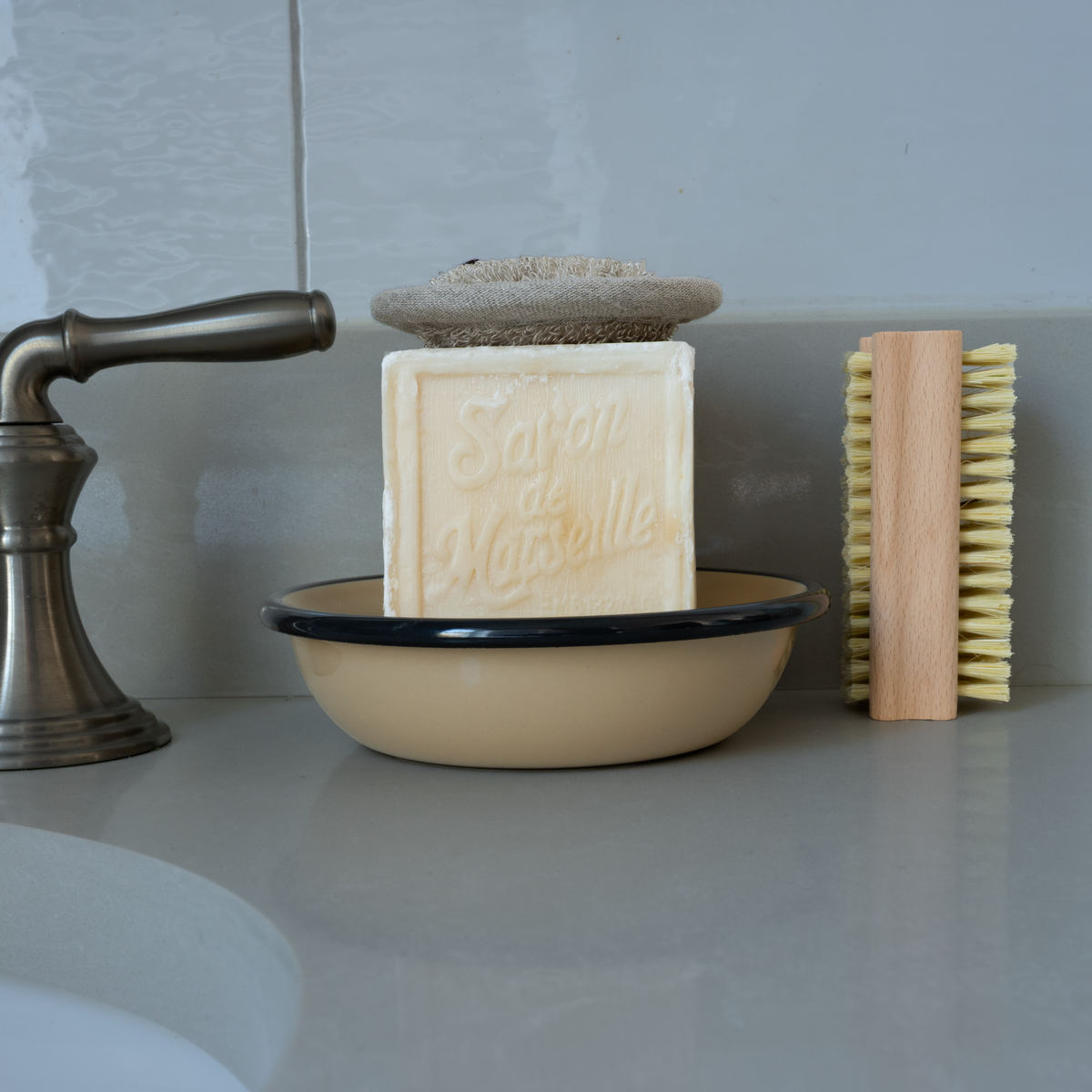 Earth & Nest Soap Dish Enamel Round