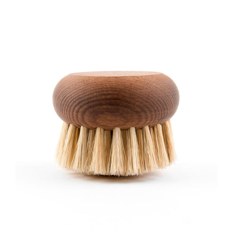 A wooden Andrée Jardin Heritage Ash Wood Body Brush with natural bristles, isolated on a white background.